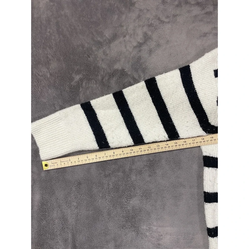 American Eagle Striped Crewneck Sweater XL White Black Oversized Soft Knit‎